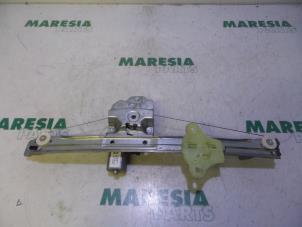 Used Window mechanism 4-door, front right Renault Clio IV Estate/Grandtour (7R) 0.9 Energy TCE 90 12V Price € 18,50 Margin scheme offered by Maresia Parts