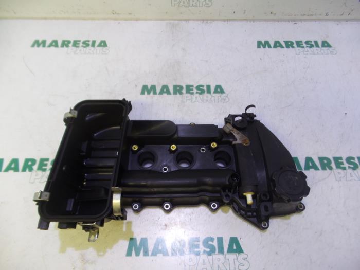 Usagé Couvercle soupapes Peugeot 107 1.0 12V Prix € 20,00 Règlement à la marge proposé par Maresia Parts