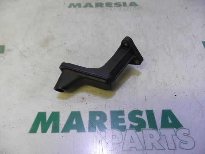 Używane Pompa oleju Peugeot 107 1.0 12V Cena € 25,00 Procedura marży oferowane przez Maresia Parts