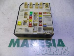 Used Fuse box Renault Laguna III Estate (KT) 1.5 dCi 110 Price € 105,00 Margin scheme offered by Maresia Parts