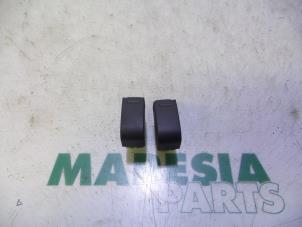 Used Multi-functional window switch Citroen C1 1.0 12V Price € 20,00 Margin scheme offered by Maresia Parts