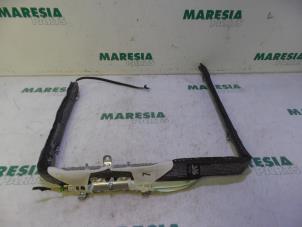 Used Roof curtain airbag, left Peugeot 308 SW (4E/H) 1.6 16V THP 150 Price € 25,00 Margin scheme offered by Maresia Parts