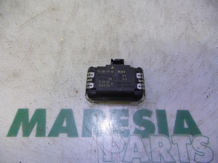 Begagnade Regnsensor Peugeot 307 SW (3H) 1.6 HDiF 110 16V Pris € 65,00 Marginaltabell erbjuds av Maresia Parts