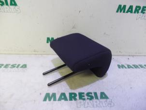 Gebrauchte Kopfstütze Peugeot 1007 (KM) 1.4 Preis € 25,00 Margenregelung angeboten von Maresia Parts