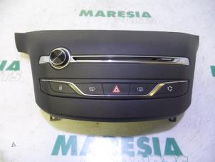 Used Radio CD player Peugeot 308 SW (L4/L9/LC/LJ/LR) 1.6 BlueHDi 120 Price € 105,00 Margin scheme offered by Maresia Parts