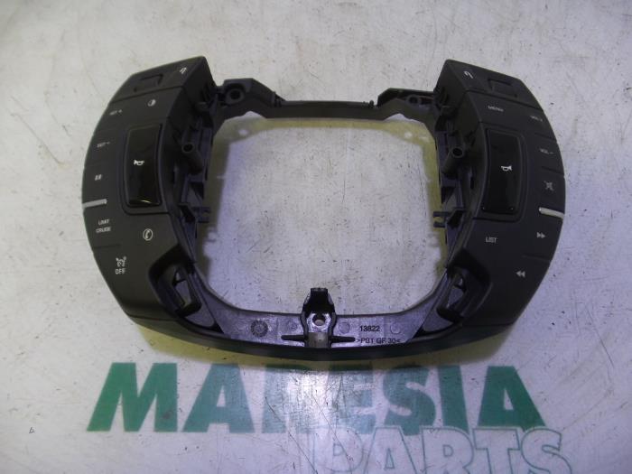 Używane Obsluga tempomatu Citroen C5 III Berline (RD) 1.6 HDiF 16V 110 Cena € 75,00 Procedura marży oferowane przez Maresia Parts