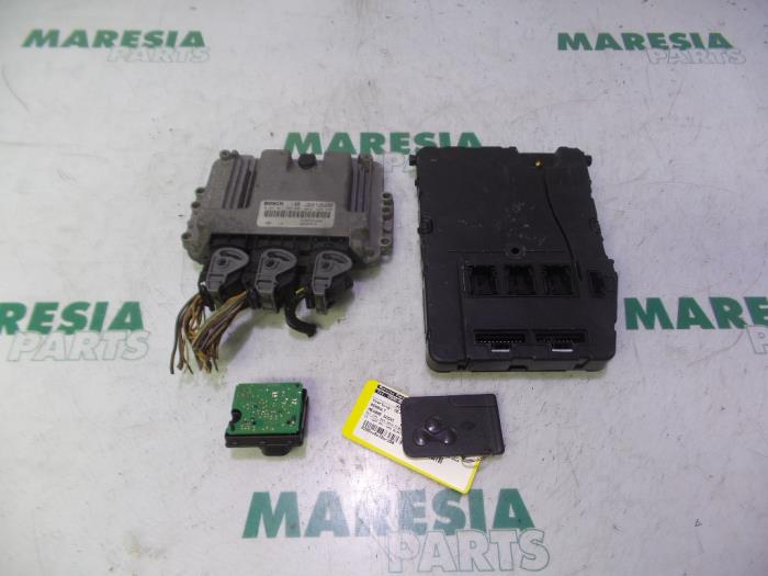 Used Engine management computer Renault Grand Scénic II (JM) 1.9 dCi 120 Price € 324,99 Margin scheme offered by Maresia Parts