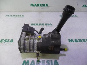 Used Power steering pump Citroen C4 Picasso (UD/UE/UF) 2.0 16V Autom. Price € 157,50 Margin scheme offered by Maresia Parts