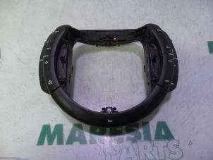 Used Steering wheel mounted radio control Citroen C4 Picasso (UD/UE/UF) 2.0 16V Autom. Price € 50,00 Margin scheme offered by Maresia Parts