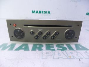 Usagé Radio/Lecteur CD Renault Scénic II (JM) 2.0 16V Prix € 85,00 Règlement à la marge proposé par Maresia Parts