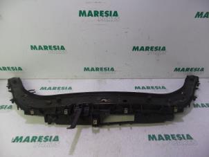 Used Lock plate Renault Scénic II (JM) 2.0 16V Price € 25,00 Margin scheme offered by Maresia Parts