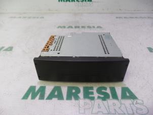 Used Radio Renault Espace (JK) 2.0 16V Turbo Price € 50,00 Margin scheme offered by Maresia Parts