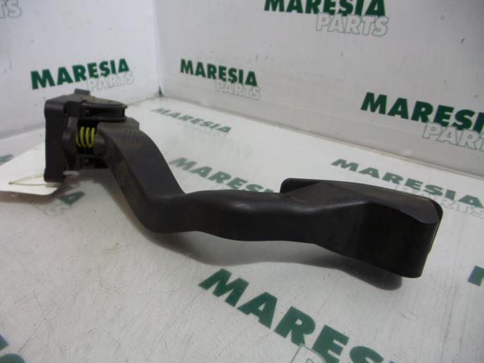 Begagnade Gaspedalsensor Peugeot 307 (3A/C/D) 2.0 HDi 110 FAP Pris € 30,00 Marginaltabell erbjuds av Maresia Parts