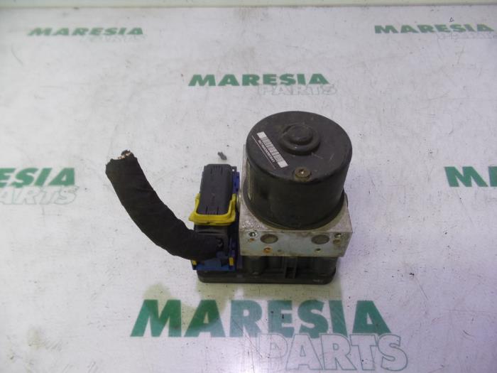 Renault Espace ABS pumps stock