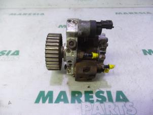 Used Mechanical fuel pump Renault Grand Scénic II (JM) 1.9 dCi 120 Price € 90,00 Margin scheme offered by Maresia Parts