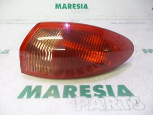 Usados Luz trasera derecha Alfa Romeo 147 (937) 1.9 JTD 16V Precio € 20,00 Norma de margen ofrecido por Maresia Parts