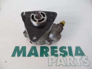 Used Vacuum pump (diesel) Alfa Romeo 166 2.4 JTD Price € 35,00 Margin scheme offered by Maresia Parts