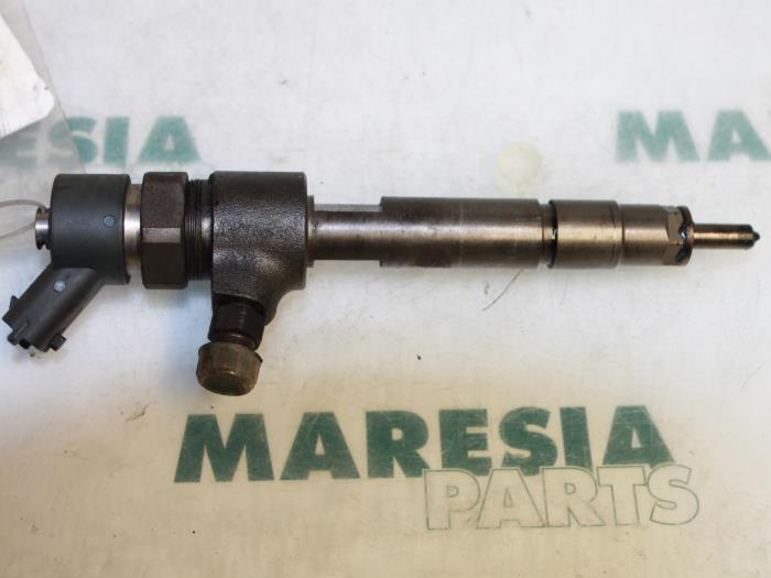 Usagé Injecteurs Alfa Romeo 166 2.4 JTD Prix € 75,00 Règlement à la marge proposé par Maresia Parts