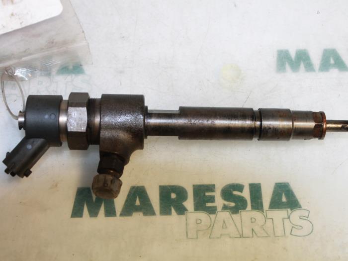 Usagé Injecteurs Alfa Romeo 166 2.4 JTD Prix € 75,00 Règlement à la marge proposé par Maresia Parts
