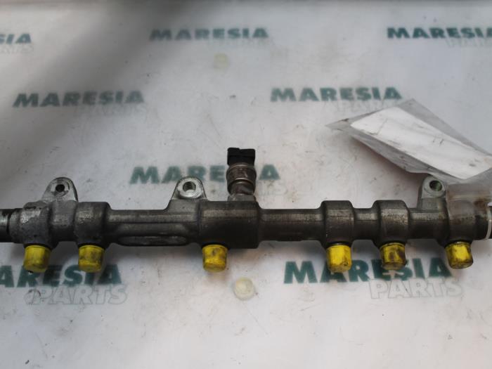 Usagé Système d'injection Alfa Romeo 166 2.4 JTD Prix € 105,00 Règlement à la marge proposé par Maresia Parts