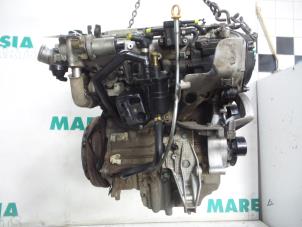 Engine from a Alfa Romeo 147 (937) 1.9 JTD 16V 2004