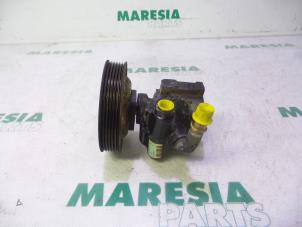 Używane Pompa wspomagania kierownicy Alfa Romeo 147 (937) 1.9 JTD 16V Cena € 50,00 Procedura marży oferowane przez Maresia Parts