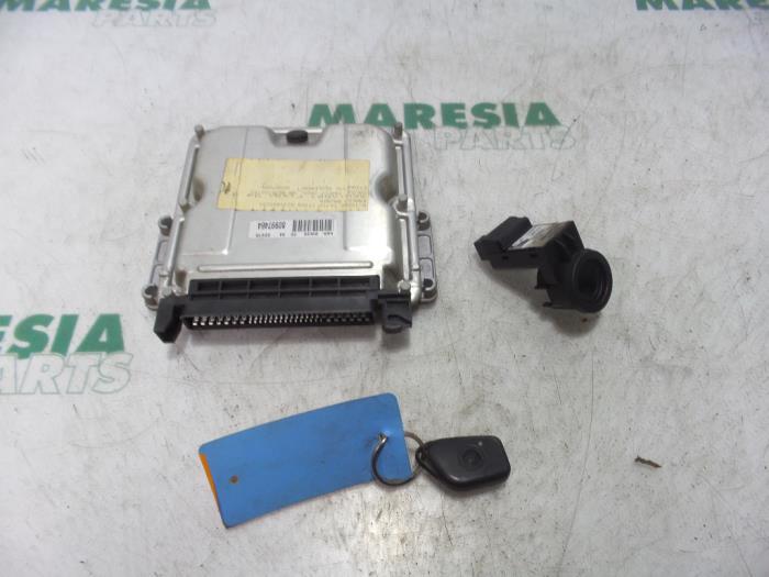Usagé Ordinateur gestion moteur Peugeot 406 Break (8E/F) 2.0 HDi 90 Prix € 105,00 Règlement à la marge proposé par Maresia Parts