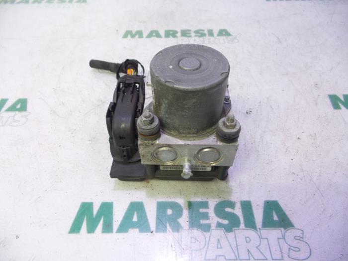 Begagnade ABS-pump Fiat Punto Evo (199) 1.3 JTD Multijet 85 16V Euro 5 Pris € 75,00 Marginaltabell erbjuds av Maresia Parts