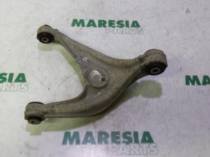 Used Rear wishbone, right Peugeot 407 (6D) 2.0 HDiF 16V Price € 50,00 Margin scheme offered by Maresia Parts