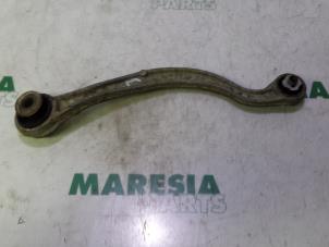 Used Rear lower wishbone, left Peugeot 407 (6D) 2.0 HDiF 16V Price € 25,00 Margin scheme offered by Maresia Parts