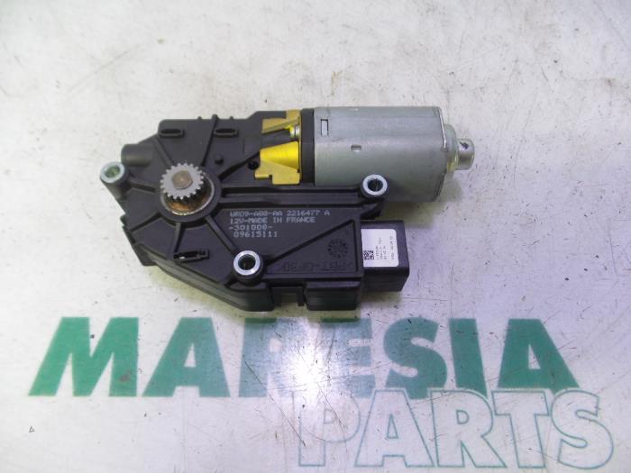 Używane Silnik szyberdachu Fiat 500 (312) 1.3 MJTD 16V Cena € 119,99 Procedura marży oferowane przez Maresia Parts
