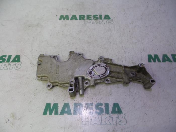 Usados Tapa de válvulas Renault Scénic I (JA) 1.6 16V Precio € 20,00 Norma de margen ofrecido por Maresia Parts