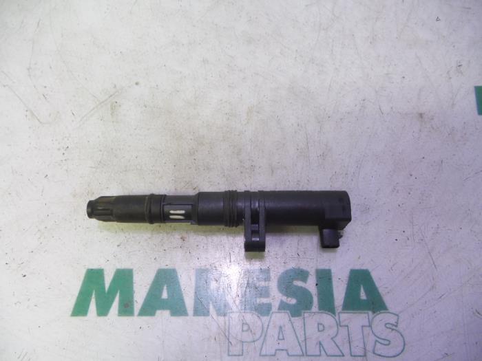 Usados Bobina Renault Scénic I (JA) 1.6 16V Precio € 10,00 Norma de margen ofrecido por Maresia Parts