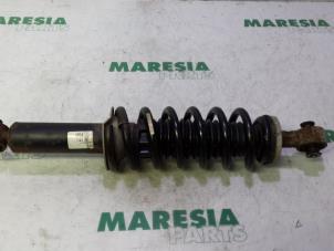 Used Rear shock absorber rod, left Peugeot 407 SW (6E) 2.0 HDiF 16V Price € 60,00 Margin scheme offered by Maresia Parts