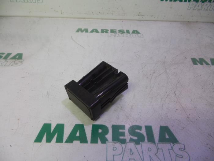 Begagnade Sensor (övriga) Citroen C5 III Berline (RD) 3.0 HDiF V6 24V Pris € 105,00 Marginaltabell erbjuds av Maresia Parts