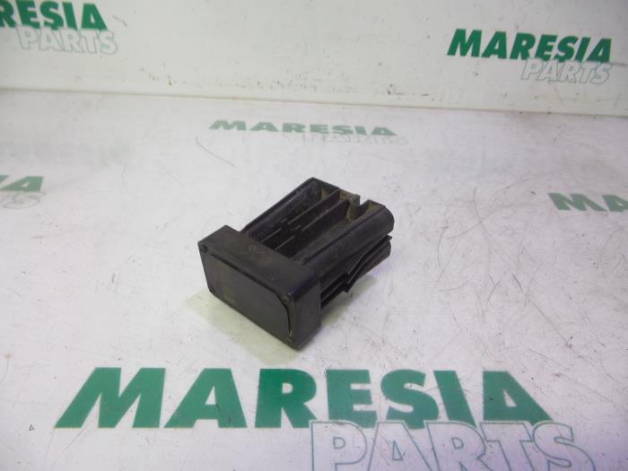 Begagnade Sensor (övriga) Citroen C5 III Berline (RD) 3.0 HDiF V6 24V Pris € 105,00 Marginaltabell erbjuds av Maresia Parts