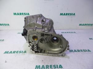 Cache boite de vitesses d'un Fiat Punto Evo (199) 1.3 JTD Multijet 85 16V Euro 5 2010