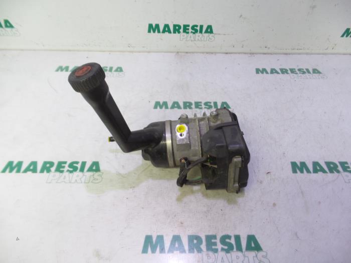 Power steering pump Citroen C4 Grand Picasso 2.0 HDiF 16V 135 4007WF RHJ