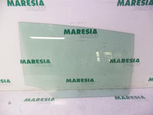 Used Rear door window 4-door door, rear right Peugeot 5008 I (0A/0E) 2.0 HDiF 16V Price € 30,00 Margin scheme offered by Maresia Parts