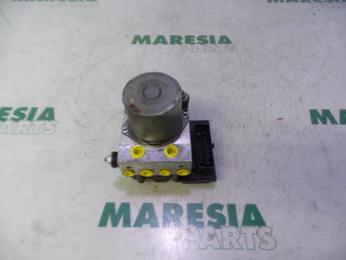 Gebrauchte ABS Pumpe Peugeot 5008 I (0A/0E) 2.0 HDiF 16V Preis € 129,99 Margenregelung angeboten von Maresia Parts