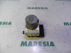 Used ABS pump Peugeot 5008 I (0A/0E) 2.0 HDiF 16V Price € 199,50 Margin scheme offered by Maresia Parts