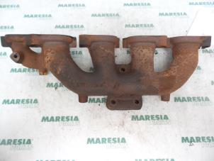 Used Exhaust manifold Renault Espace (JK) 2.2 dCi 150 16V Grand Espace Price € 75,00 Margin scheme offered by Maresia Parts