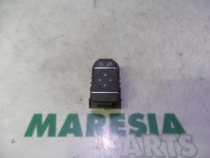 Used Mirror switch Renault Clio IV (5R) 1.5 dCi 90 FAP Price € 25,00 Margin scheme offered by Maresia Parts