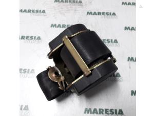 Used Front seatbelt, right Renault Trafic New (FL) 1.9 dCi 100 16V Price € 78,65 Inclusive VAT offered by Maresia Parts