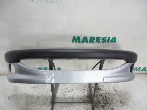 Gebrauchte Stoßstange vorne Peugeot 206 (2A/C/H/J/S) 1.6 16V Preis € 75,00 Margenregelung angeboten von Maresia Parts