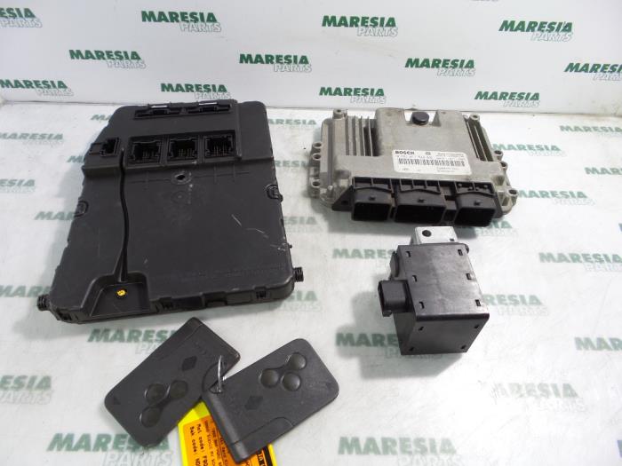 Used Engine management computer Renault Grand Scénic II (JM) 1.9 dCi 120 Price € 324,99 Margin scheme offered by Maresia Parts