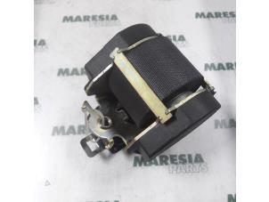 Used Rear seatbelt, left Renault Grand Scénic II (JM) 1.9 dCi 120 Price € 35,00 Margin scheme offered by Maresia Parts