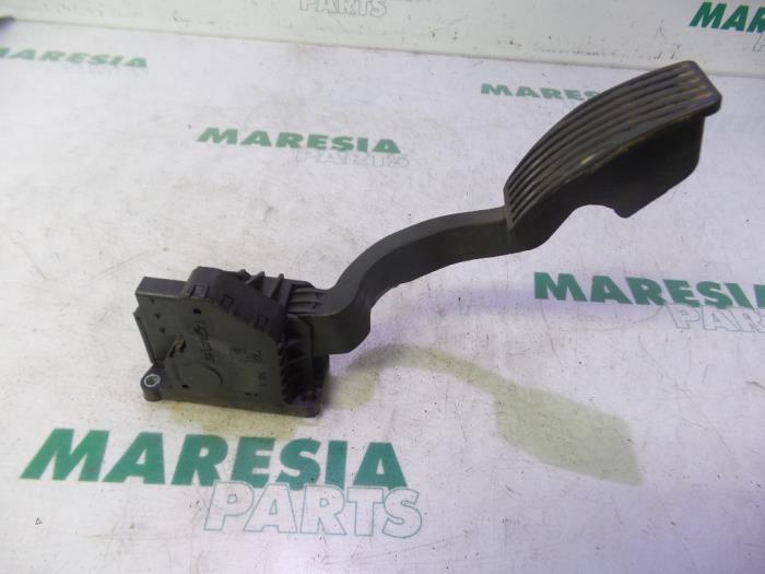 Begagnade Gaspedalsensor Fiat Punto Evo (199) 1.3 JTD Multijet Start&Stop 16V Van Pris € 15,00 Marginaltabell erbjuds av Maresia Parts