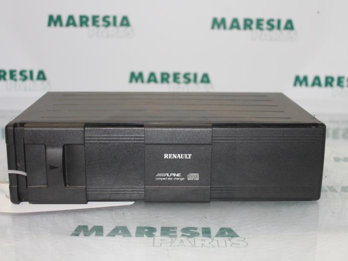 Gebrauchte CD Wechsler Renault Grand Scénic II (JM) 1.9 dCi 120 Preis € 45,00 Margenregelung angeboten von Maresia Parts