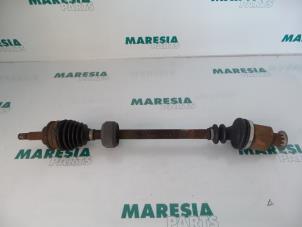 Used Front drive shaft, right Renault Megane Scénic (JA) 1.6 16V RT,RXE,RXT Price € 35,00 Margin scheme offered by Maresia Parts